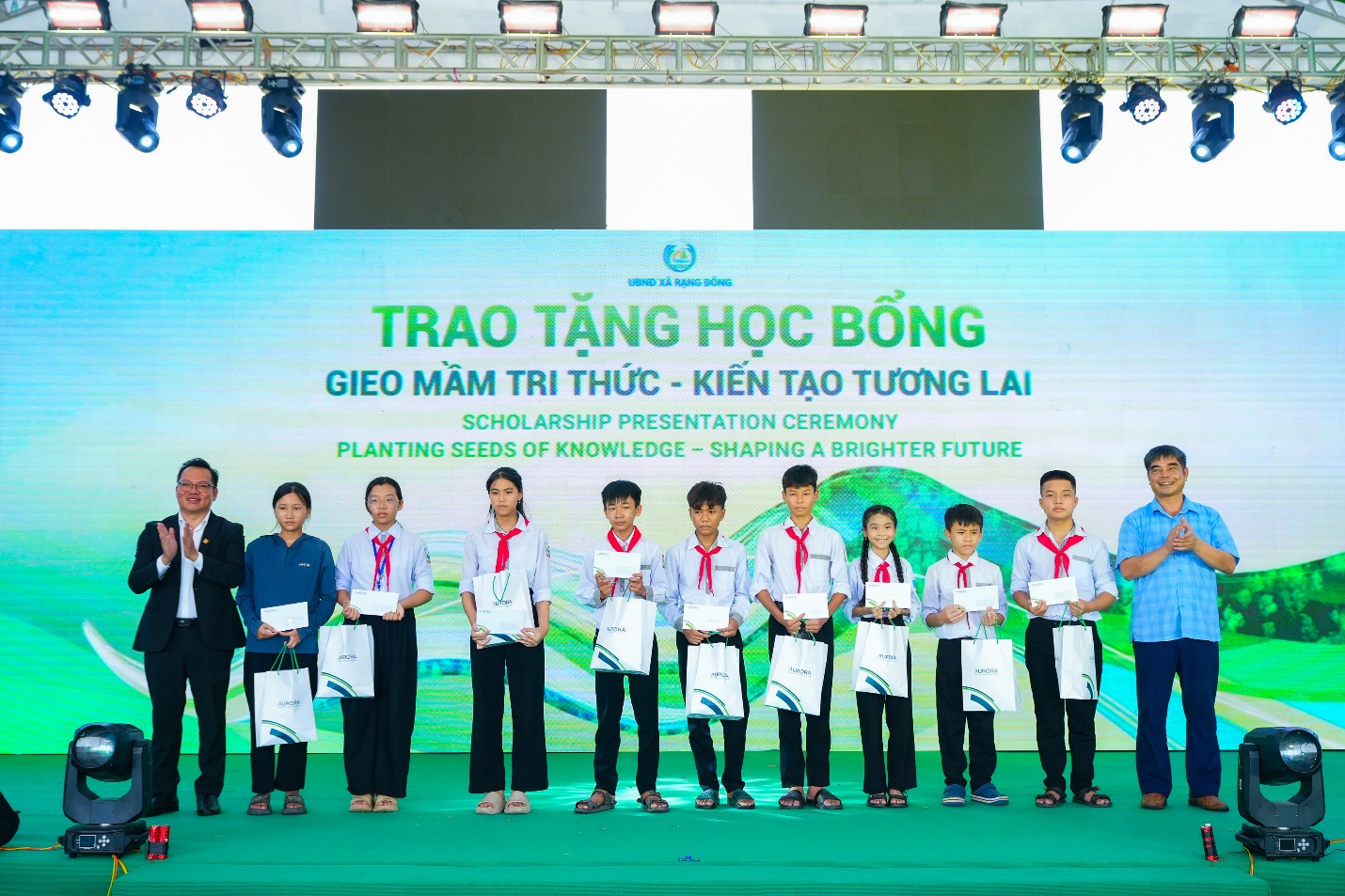 Cát Tường Group và Aurora IP trao học bổng