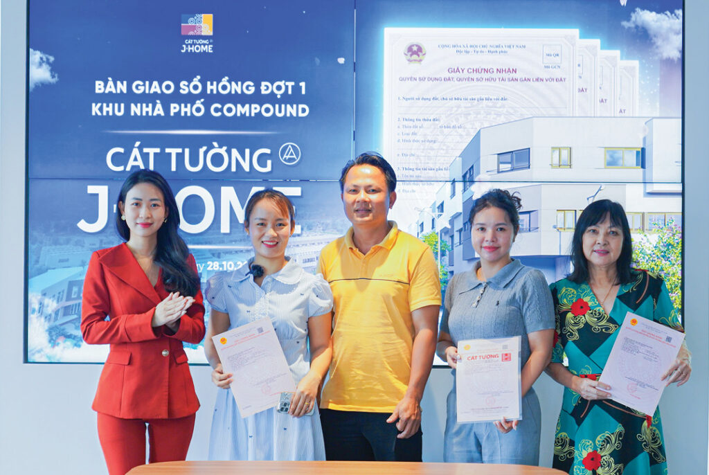 Cư dân Cát Tường J-Home chính thức nhận bàn giao sổ hồng đợt 1
